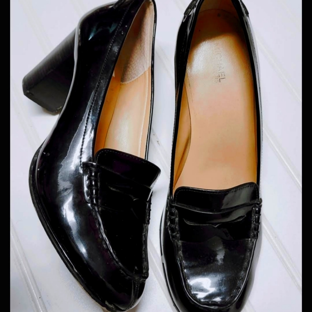 Michael KORS  patent leather block heel
